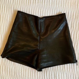Black Pebbled Vegan Leather Shorts sz XS